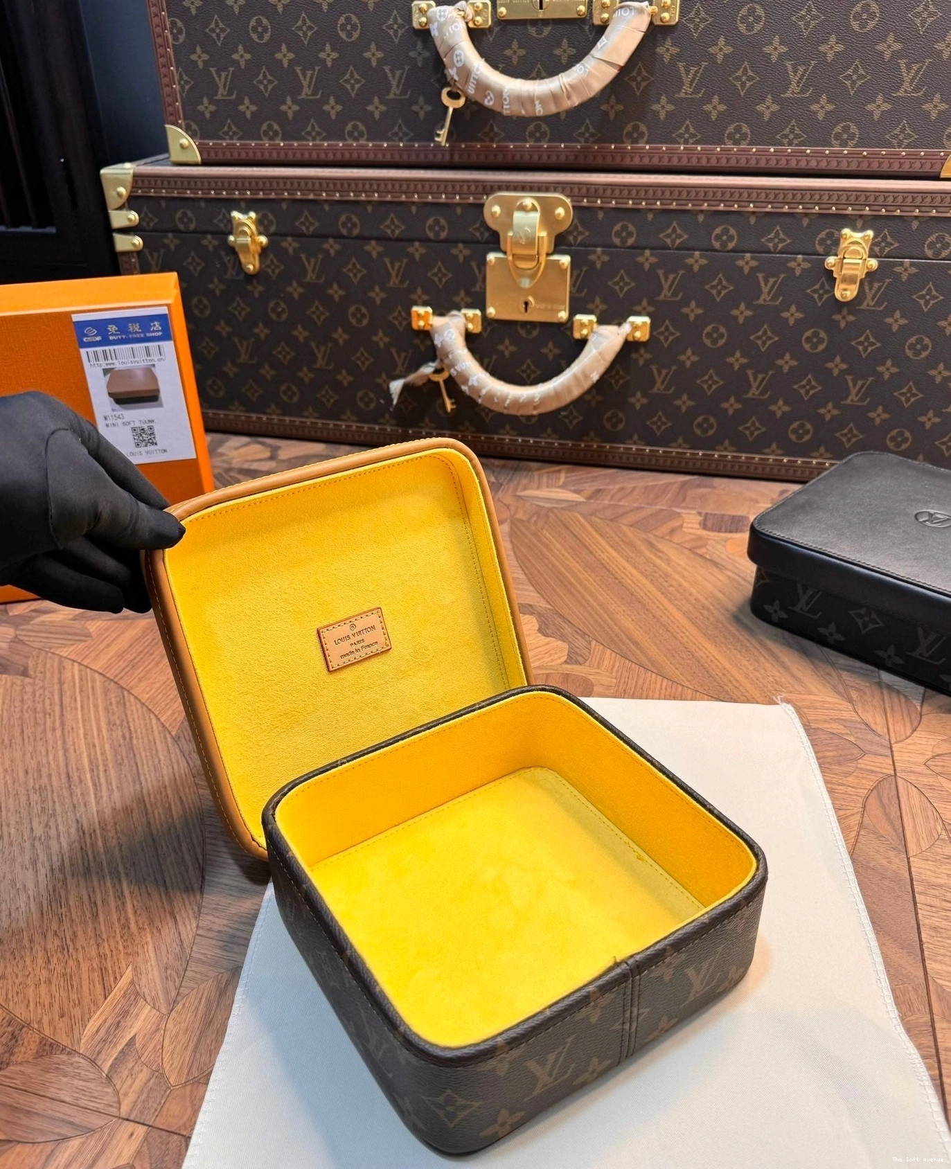 CUSTOM BOX JEWELRY SQUARE LV YELLOW 0723